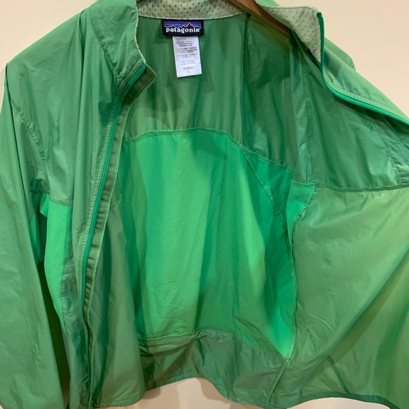 Patagonia lightweight rain shell full-zip jacket - Picture 7 of 7